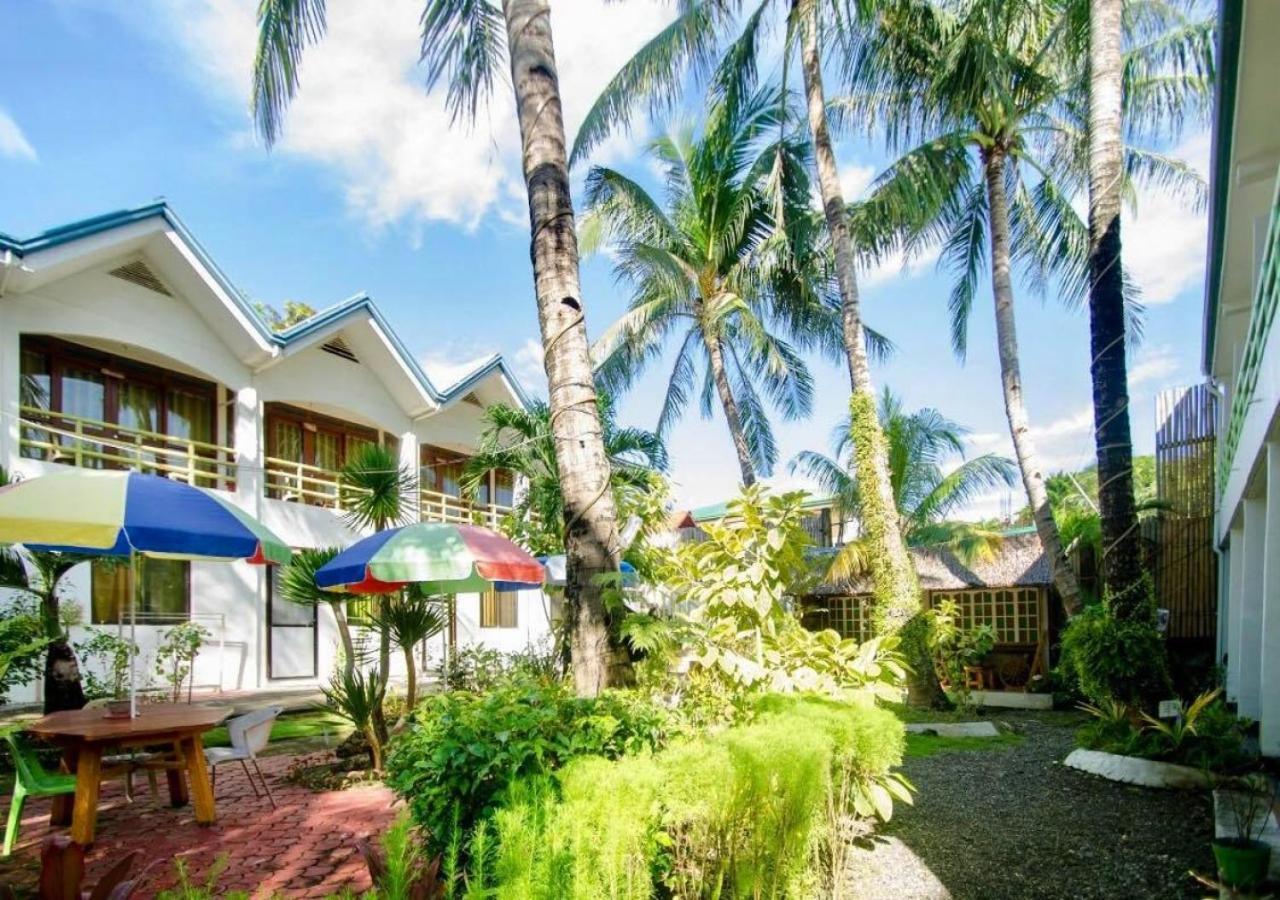 Reddoorz Plus @ Secret Garden Boracay Balabag  المظهر الخارجي الصورة