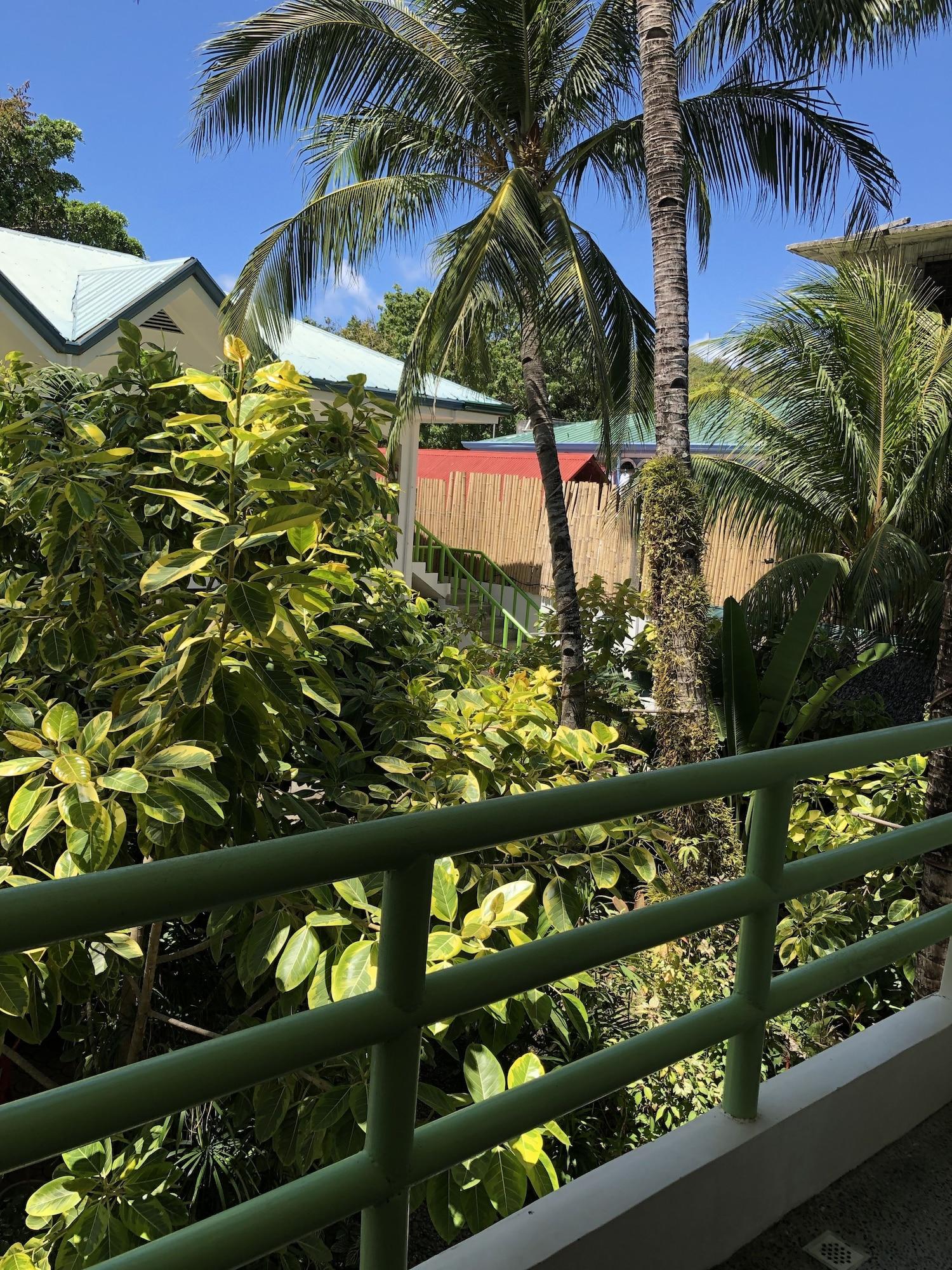 Reddoorz Plus @ Secret Garden Boracay Balabag  المظهر الخارجي الصورة