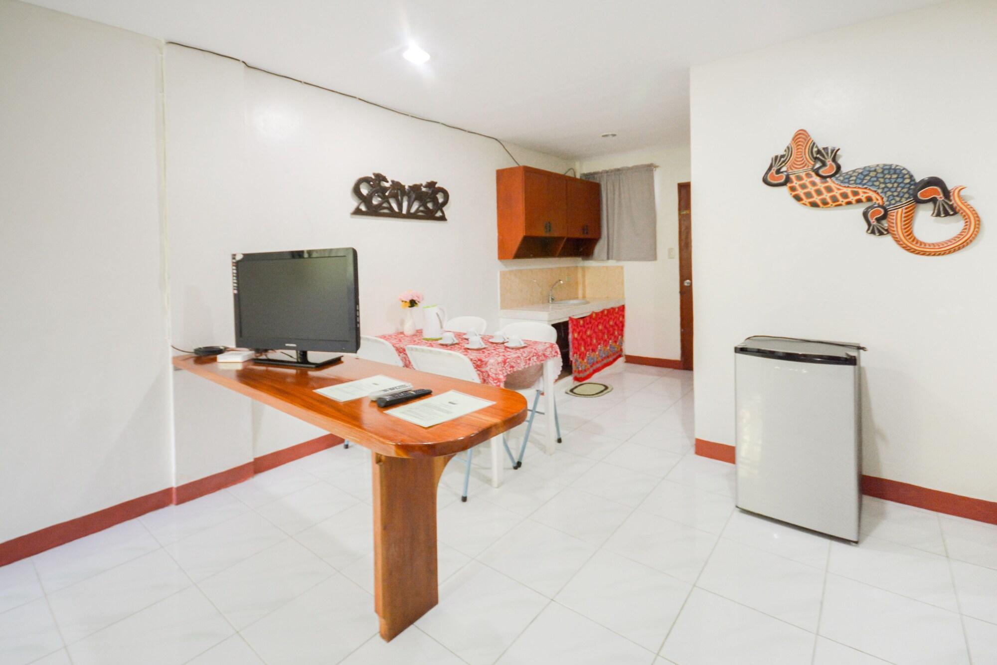 Reddoorz Plus @ Secret Garden Boracay Balabag  المظهر الخارجي الصورة
