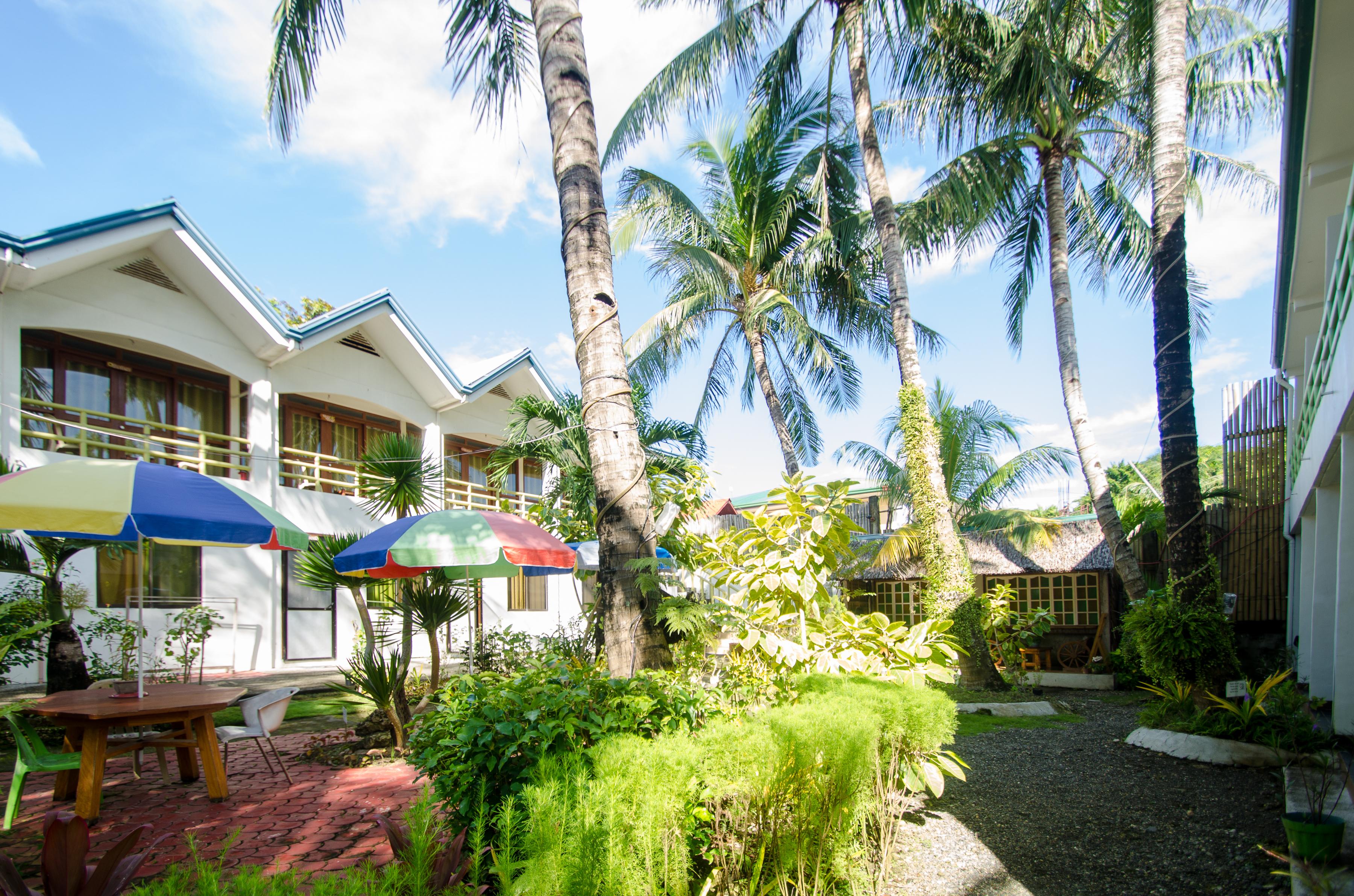 Reddoorz Plus @ Secret Garden Boracay Balabag  المظهر الخارجي الصورة