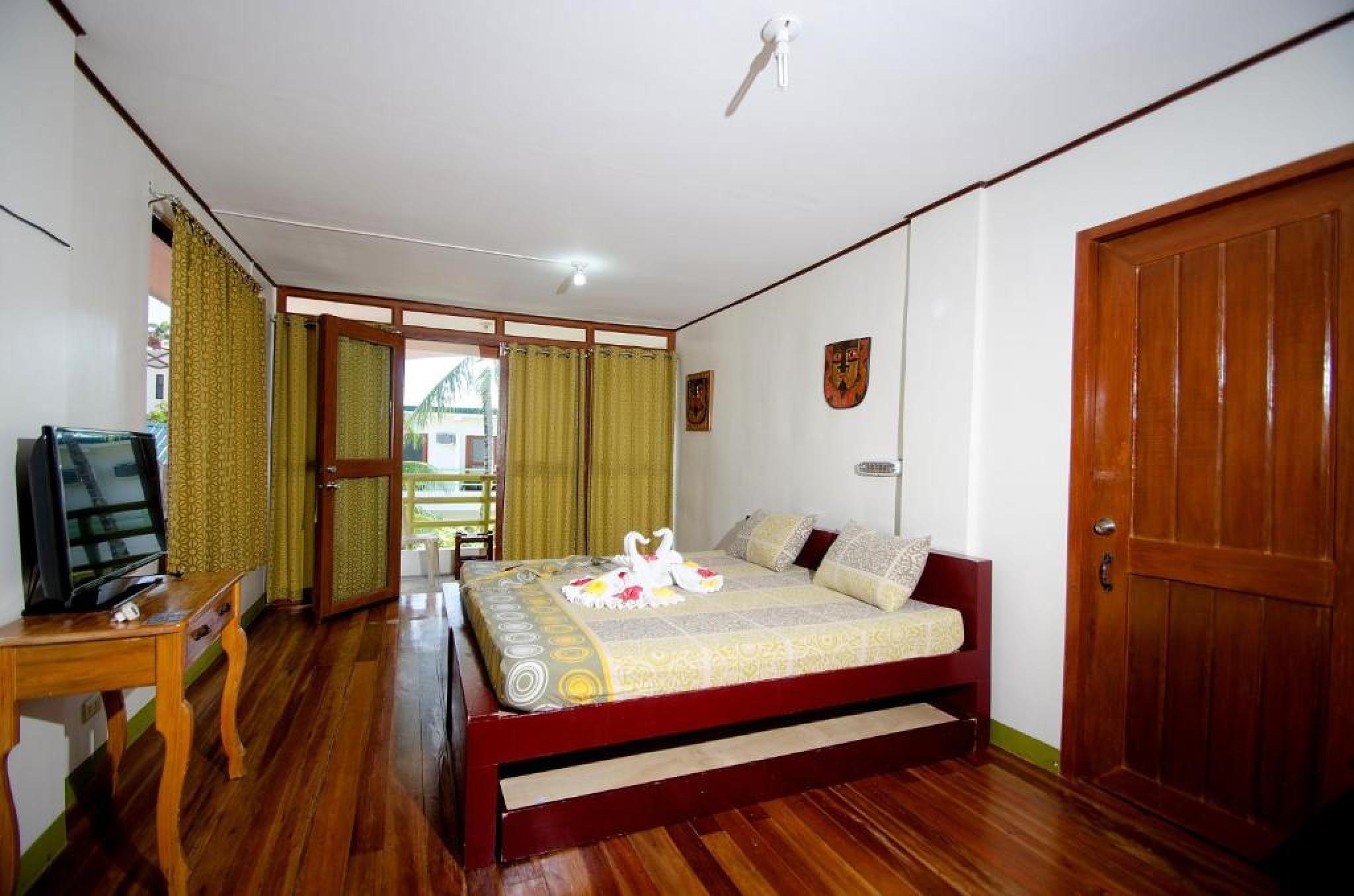 Reddoorz Plus @ Secret Garden Boracay Balabag  المظهر الخارجي الصورة
