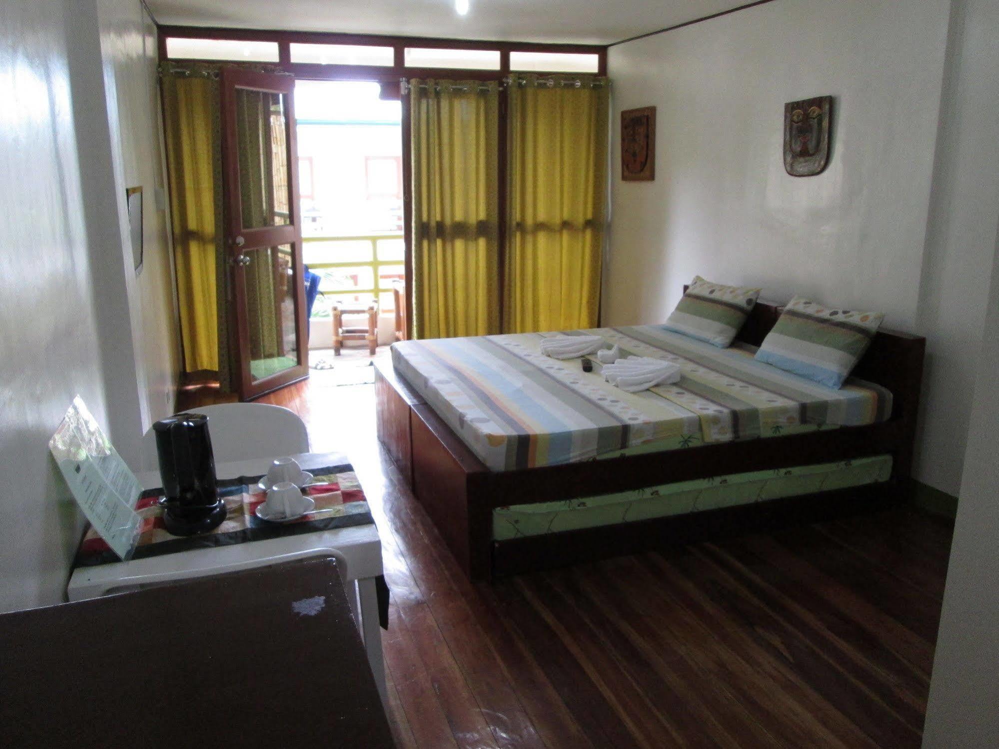 Reddoorz Plus @ Secret Garden Boracay Balabag  المظهر الخارجي الصورة